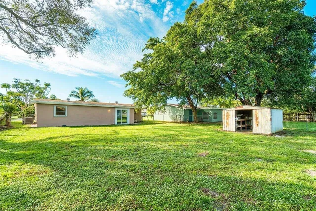 Residence photo 25
