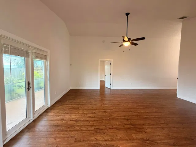  Residence photo 8
