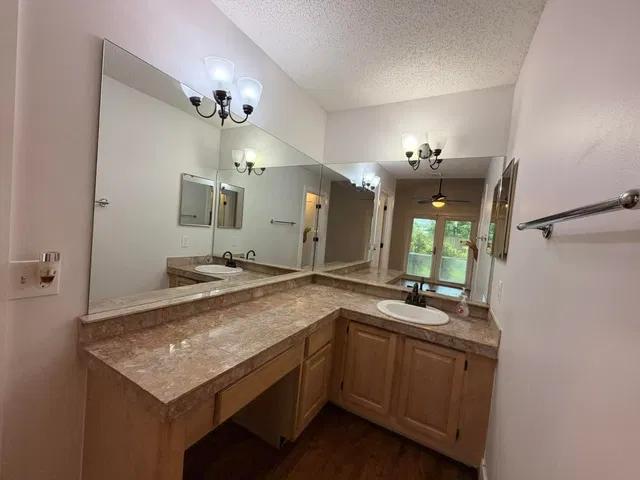  Residence photo 10