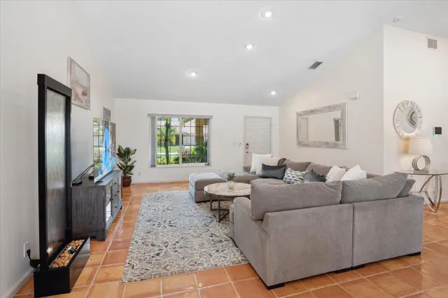 Boca Isles Residence photo 3