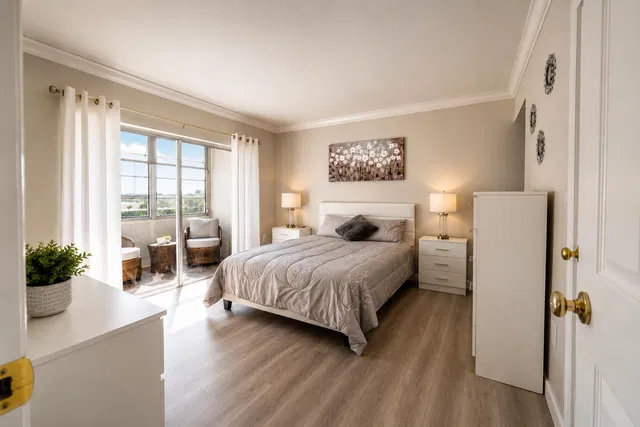 Unit 1115 photo 6