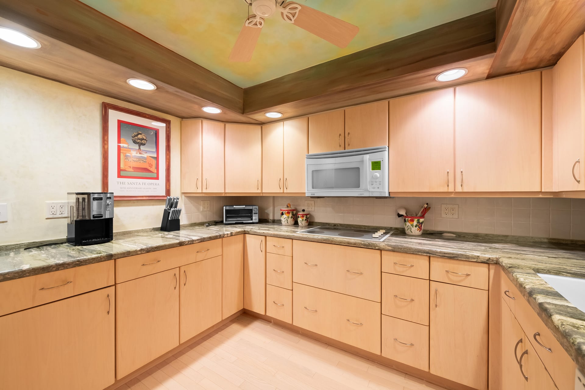 Barclay Condo Unit 716 photo 4