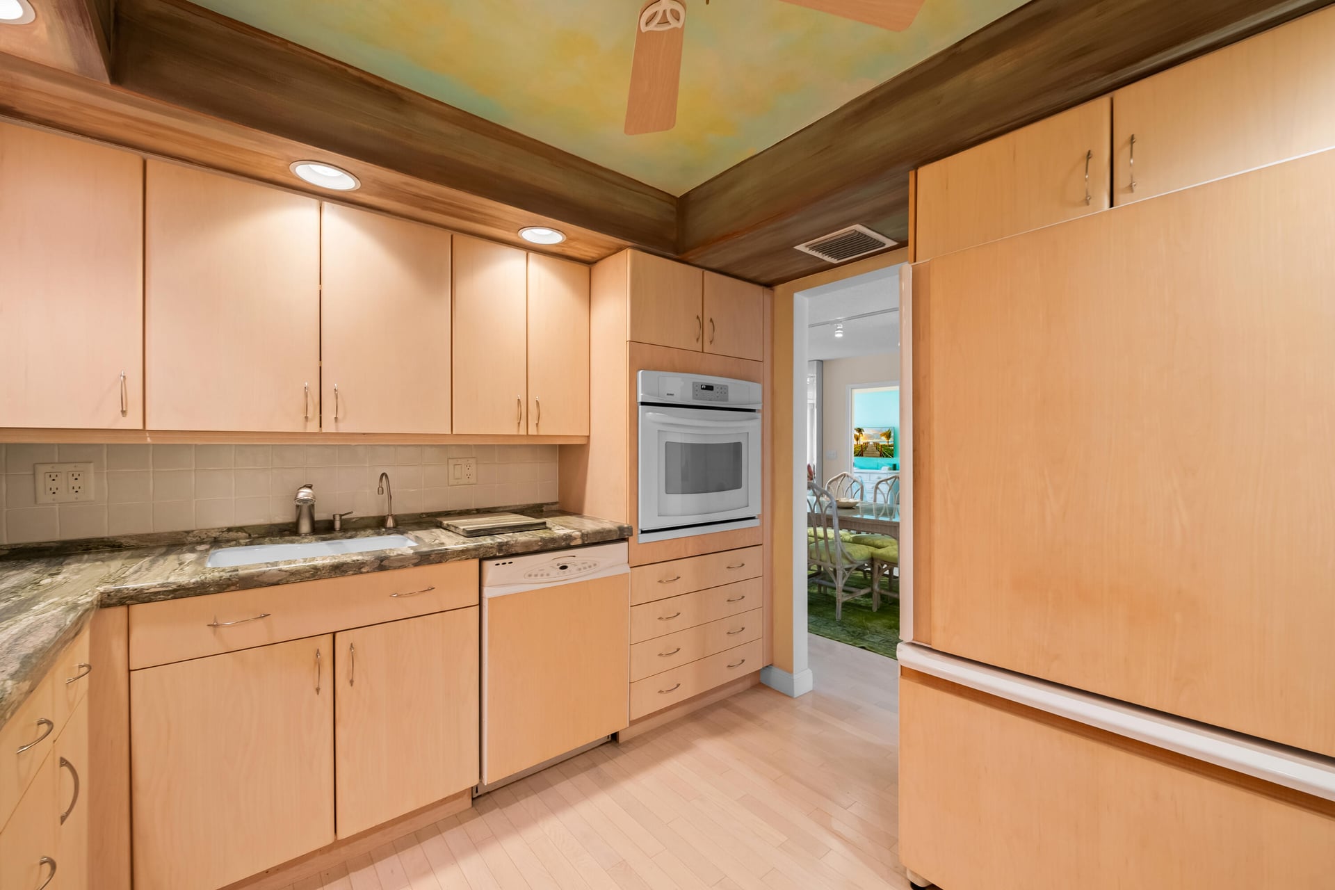Barclay Condo Unit 716 photo 5