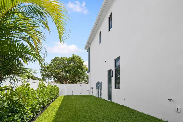 Lake Floresta Park Residence photo 29