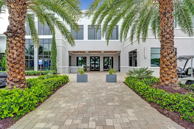 Residence photo 18