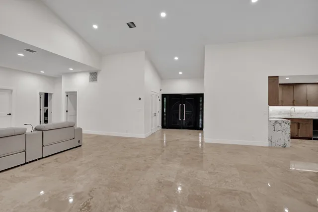 Residence photo 52