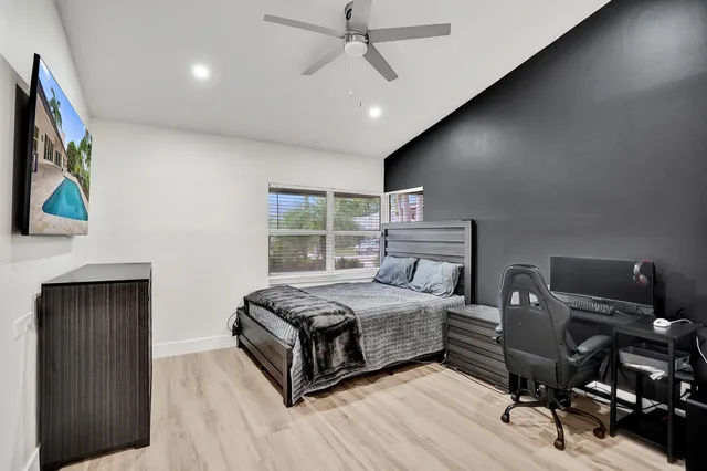 Residence photo 74