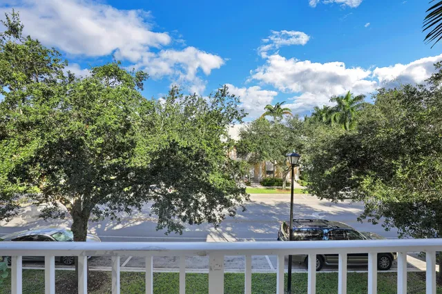 Residence photo 2