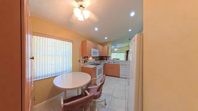 Residence photo 16