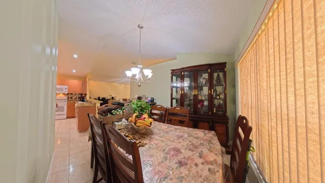 Residence photo 18