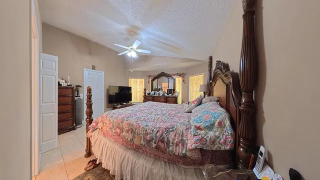 Residence photo 22