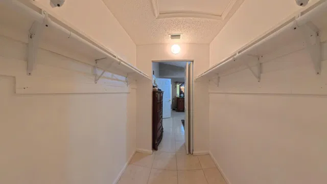 Residence photo 25