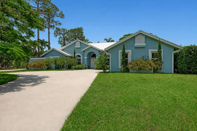 Residence photo 3
