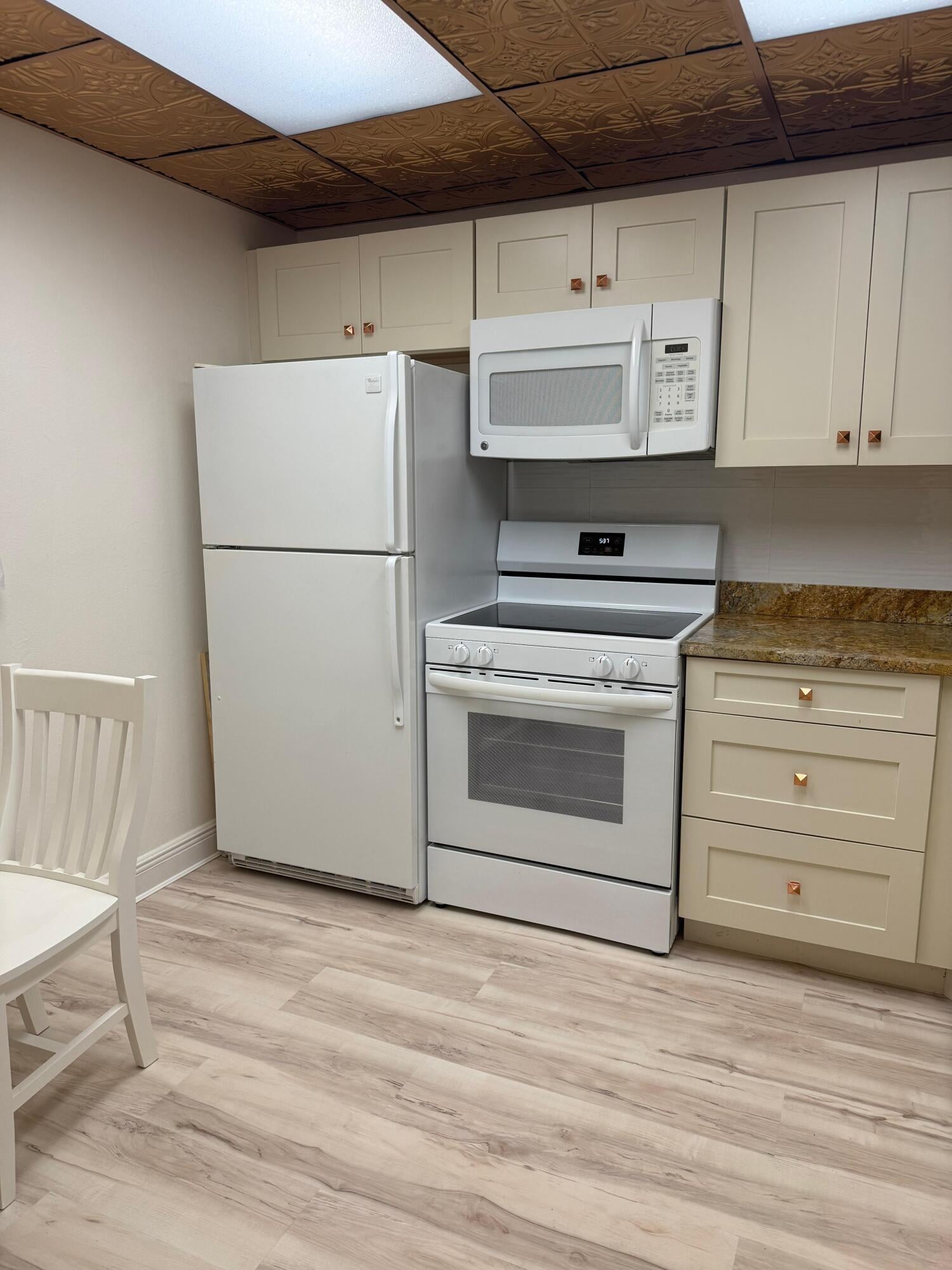 Unit 202 photo 2