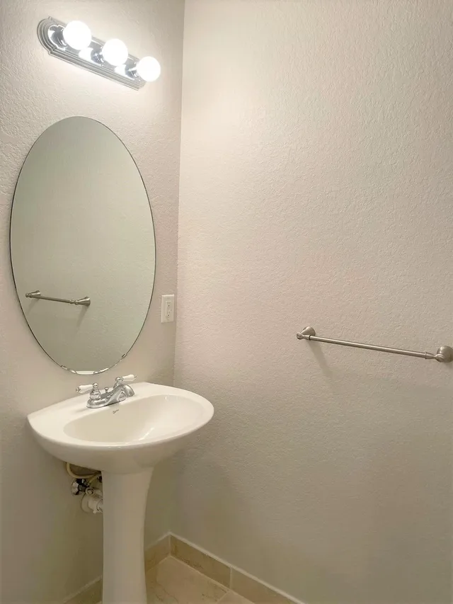 Unit 6 photo 12