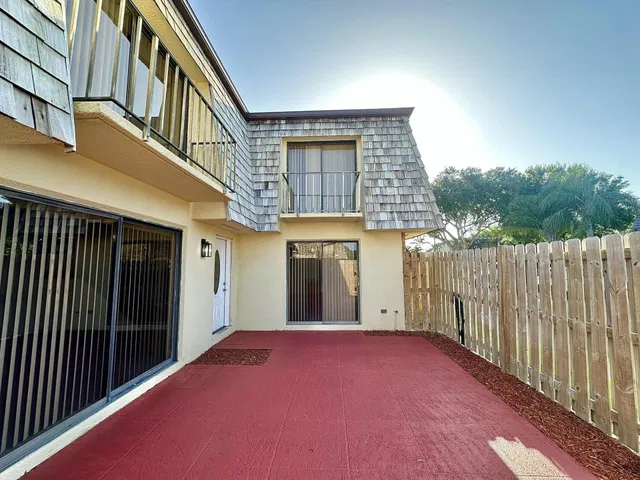 Residence photo 4