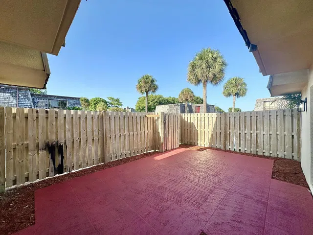 Residence photo 6