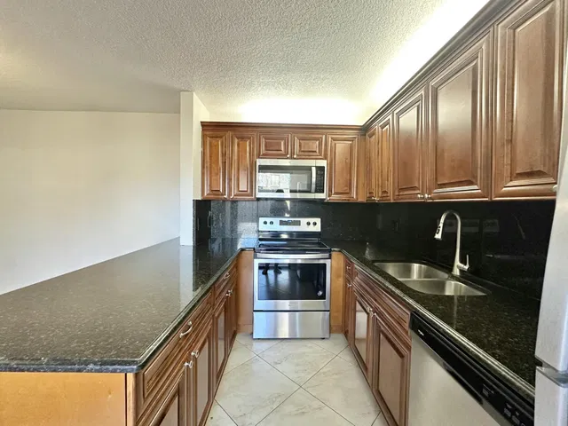 Residence photo 9