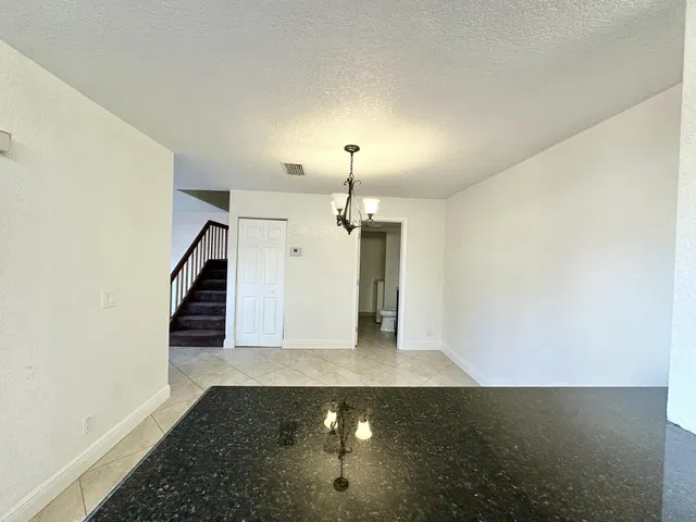 Residence photo 12