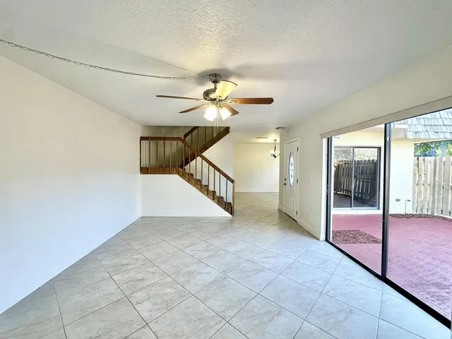 Residence photo 24