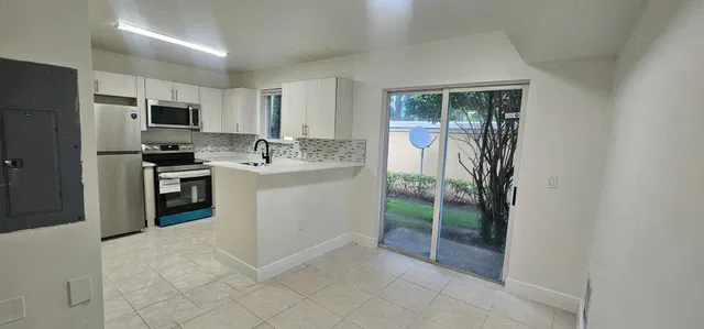 Unit 101 photo 3
