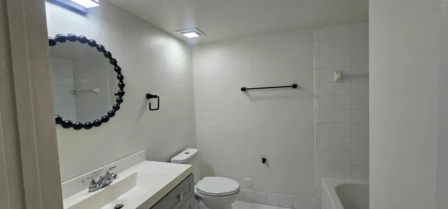 Unit 101 photo 6