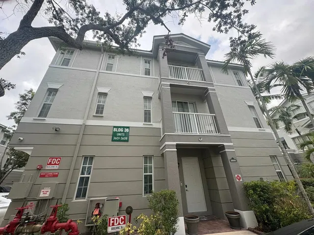 Residence photo 3