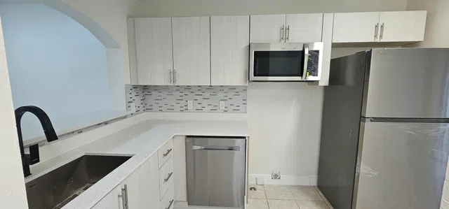 Unit 102 photo 3