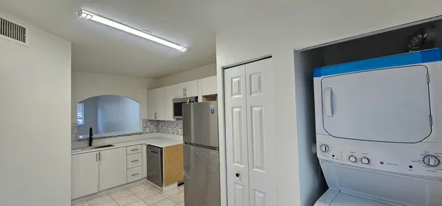 Unit 102 photo 16