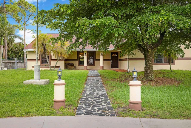 Residence photo 2