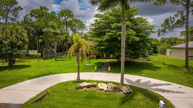Residence photo 6