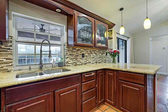 Residence photo 12
