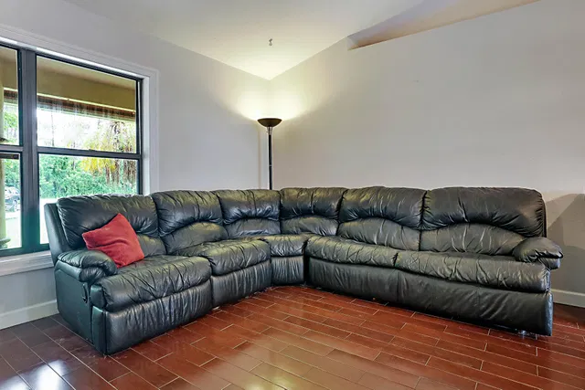 Residence photo 20