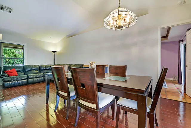 Residence photo 22