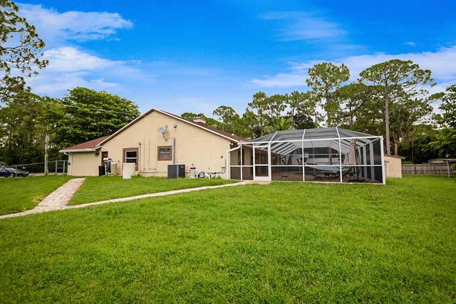 Residence photo 43