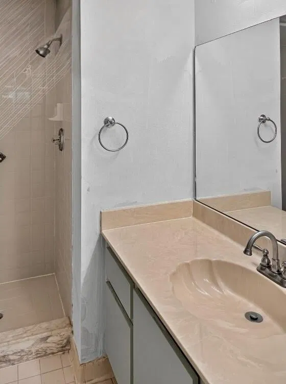 Unit 402 photo 12