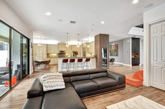 Residence photo 15