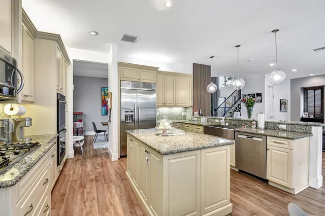 Residence photo 19