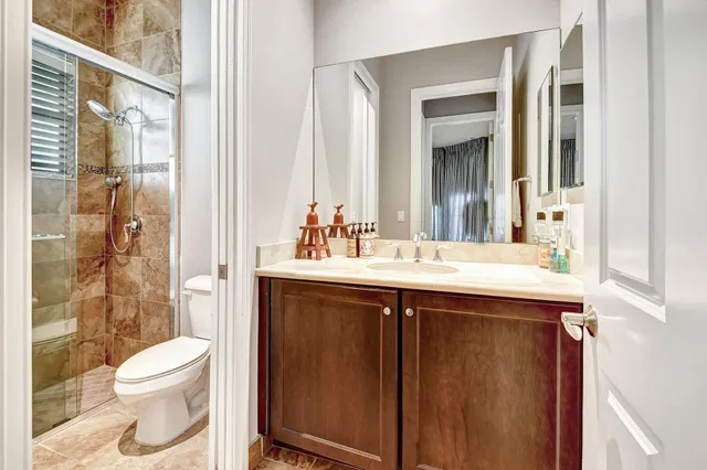 Residence photo 25