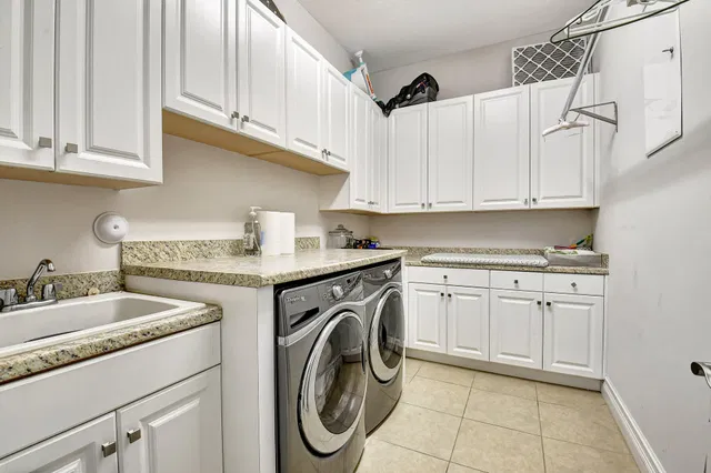 Residence photo 43