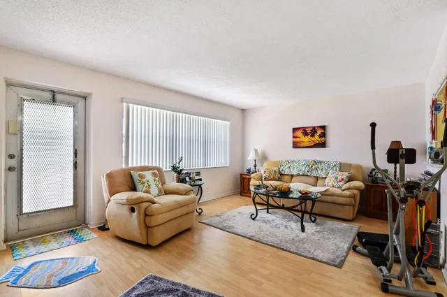 Unit C photo 2