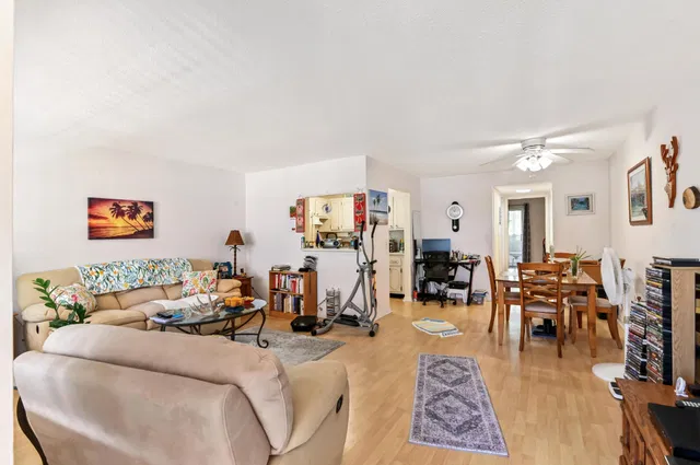 Unit C photo 3