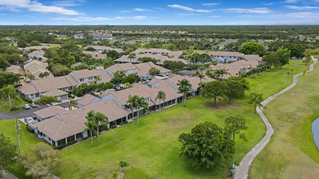 Residence photo 3