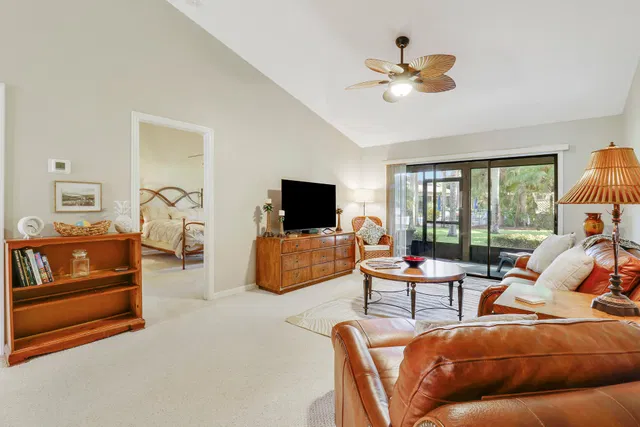 Residence photo 19