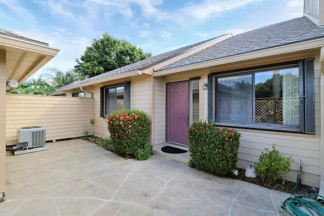 Residence photo 25
