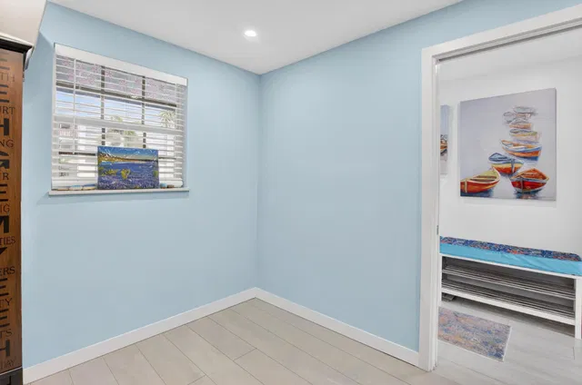 Unit 2-104 photo 39