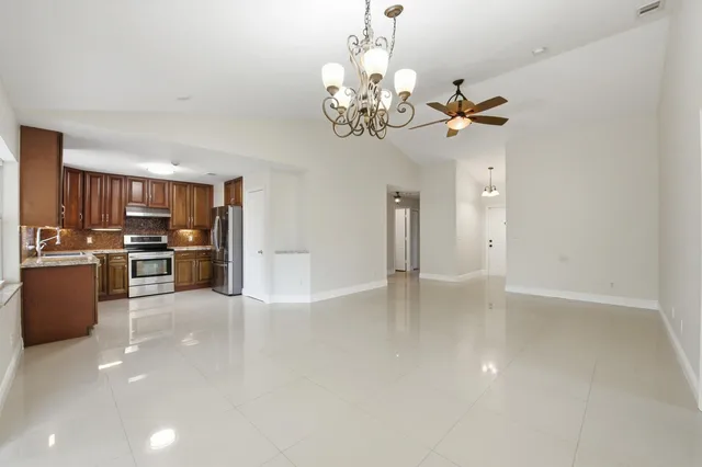 Residence photo 5
