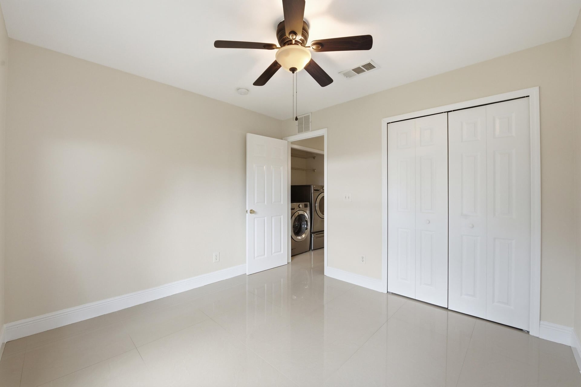 Residence photo 16