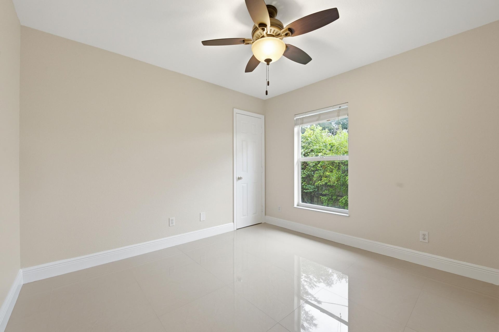 Residence photo 18