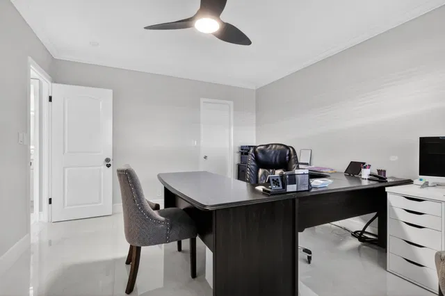 Unit 1250 photo 11